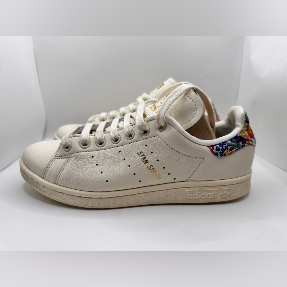 Adidas Women's Stan Smith Cream Sneakers with Floral Accents size US 8